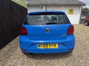 2015 Volkswagen Polo 1.2 Tsi Bluemotion Tech Sel in Blue — image 5