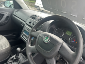 2010 Skoda Roomster 1.2 Tsi Se in Blue — image 3