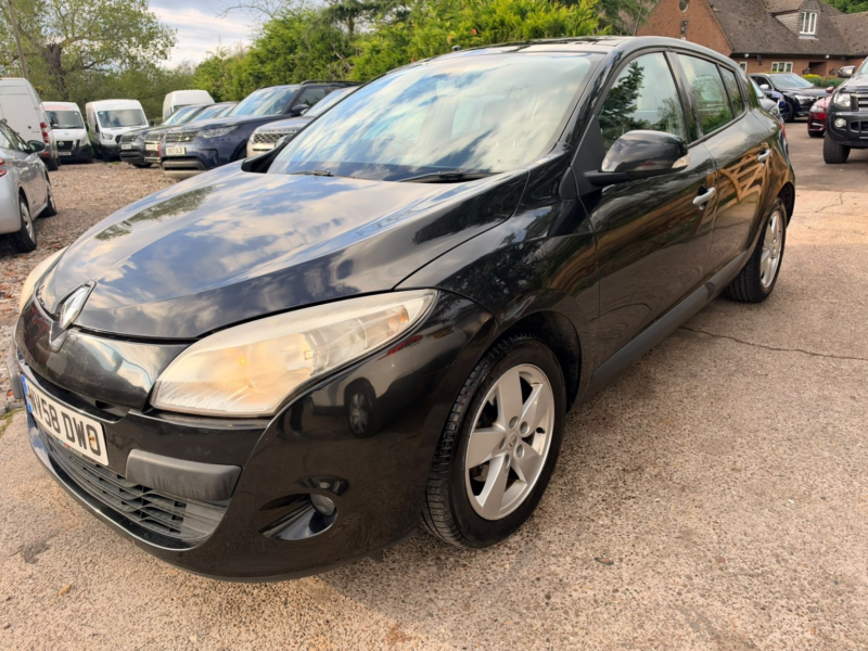 2008 Renault Megane 1.6 16v Dynamique in Black — image 1