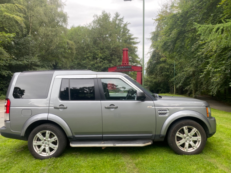 2011 Land Rover Discovery Sdv6 Xs in Grey — image 1