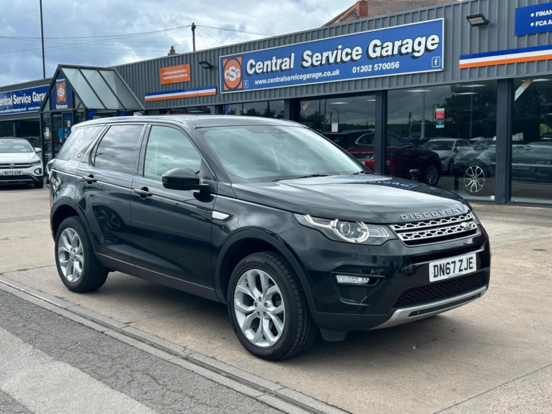 2017 Land Rover Discovery Sport 2.0 Si4 Hse Auto 4WD Euro 6 (s/s) 5dr in Black — image 1