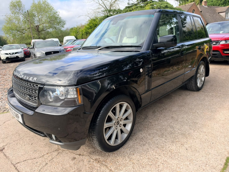 2012 Land Rover Range Rover 4.4 Td V8 Vogue in Black — image 1