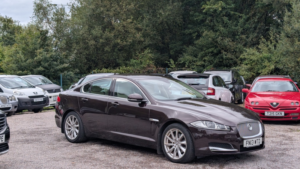 2013 Jaguar Xf 3.0 D V6 Premium Luxury in Red — image 3