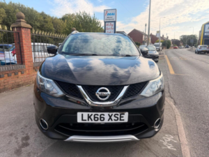 2016 Nissan Qashqai 1.5 Dci Black Edition 2WD Euro 6 (s/s) 5dr in Black — image 4
