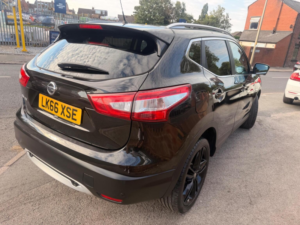 2016 Nissan Qashqai 1.5 Dci Black Edition 2WD Euro 6 (s/s) 5dr in Black — image 6