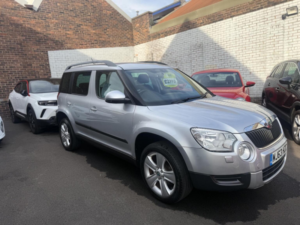 2013 Skoda Yeti 2.0 Tdi Se Euro 5 5dr in Silver — image 4