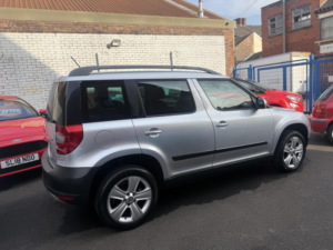 2013 Skoda Yeti 2.0 Tdi Se Euro 5 5dr in Silver — image 5