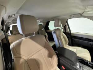 2019 Land Rover Discovery 2.0 Sd4 Se Auto 4WD Euro 6 (s/s) 5dr in Black — image 4