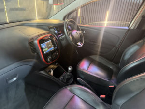 2016 Renault Captur 0.9 Signature Nav Tce 90 in White — image 4