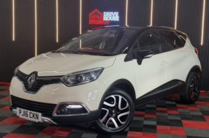 2016 Renault Captur 0.9 Signature Nav Tce 90 in White — image 6