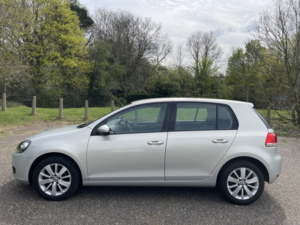 2010 Volkswagen Golf 1.6 Tdi Match 5 Door in Silver — image 4