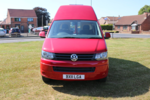 2011 Volkswagen Transporter Shuttle 2.0 Bitdi T32 Se in Red — image 5