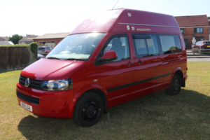 2011 Volkswagen Transporter Shuttle 2.0 Bitdi T32 Se in Red — image 6