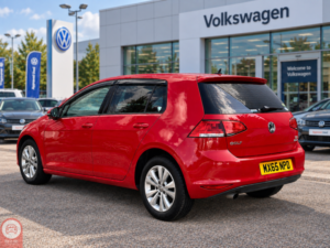 2015 Volkswagen Golf 2015 Golf 1.2 Tsi Bluemotion Dsg, Automatic in Red — image 2