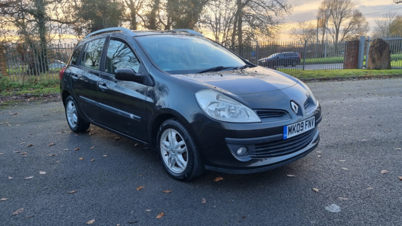 2009 Renault Clio 1.2 16v Dynamique in Black — image 1