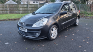 2009 Renault Clio 1.2 16v Dynamique in Black — image 6