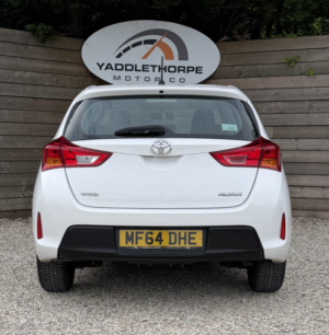 2014 Toyota Auris 1.4 D-4d Active in White — image 4