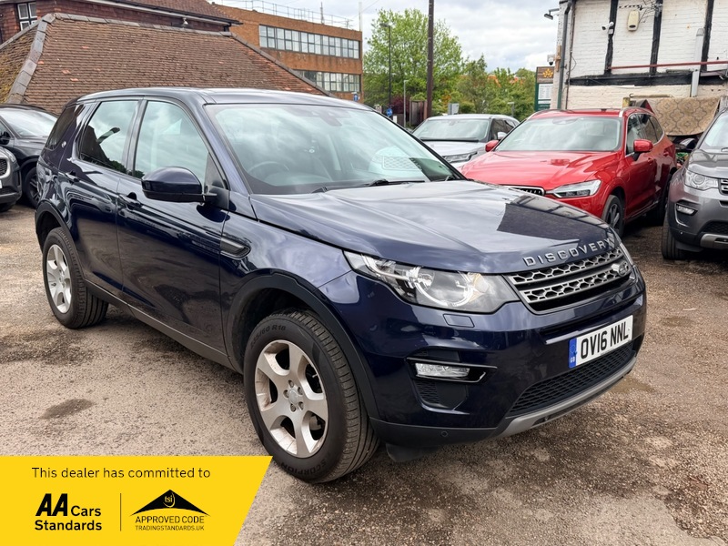 2016 Land Rover Discovery Sport Td4 Se Tech in Blue — image 1