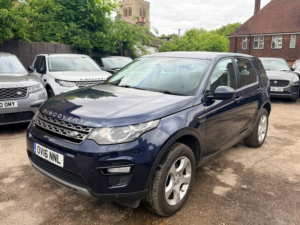 2016 Land Rover Discovery Sport Td4 Se Tech in Blue — image 2