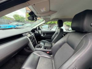 2016 Land Rover Discovery Sport Td4 Se Tech in Blue — image 3