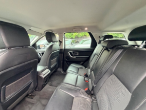 2016 Land Rover Discovery Sport Td4 Se Tech in Blue — image 5
