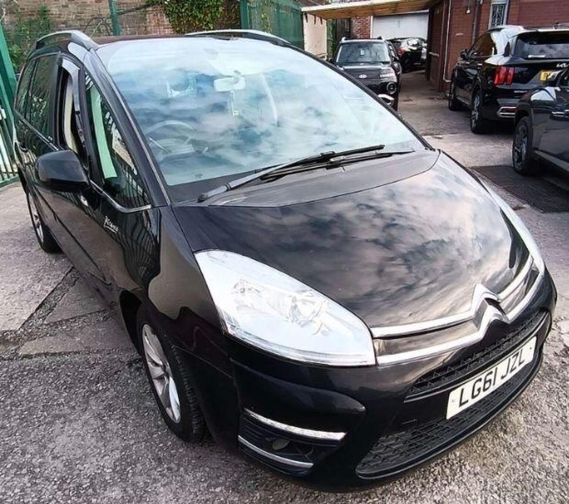 2011 Citroen Grand C4 Picasso 1.6 Hdi Vtr+ Egs6 Euro 5 5dr in Black — image 1