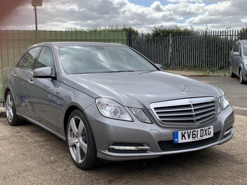 2011 Mercedes-Benz E Class 2.1 E200 Cdi Blueefficiency Se Edition 125 in Silver — image 1