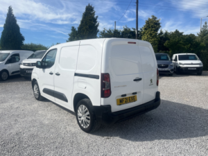 2021 Peugeot Partner 1.5 Bluehdi 1000 Professional in White — image 6