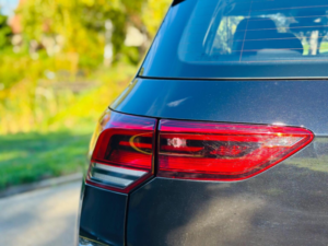 2022 Volkswagen Golf 1.0 Tsi Life Euro 6 (s/s) 5dr in Black — image 5