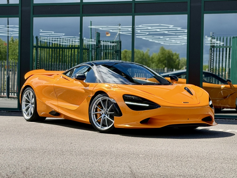 2025 Mclaren 750s 4.0 T V8 in Orange — image 1