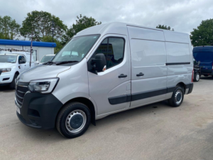 2021 Renault Master 2.3 Business Mwb — image 2