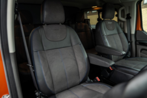 2023 Ford Transit Custom 2.0 320 Ecoblue Ms-Rt Crew Van Double Cab 5dr Diesel Auto L2 H1 Euro 6 (170 Ps) Msrt in Orange — image 4