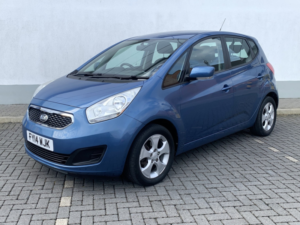 2014 Kia Venga 1.6 2 Automatic 5-Door in Blue — image 4