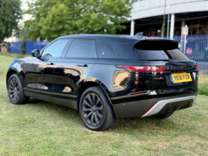 2018 Land Rover Range Rover Velar 2.0 D180 R-Dynamic Se Auto 4WD Euro 6 (s/s) 5dr in Black — image 3