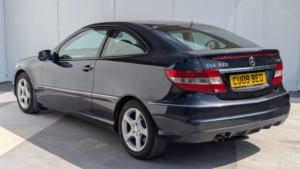 2009 Mercedes-Benz Clc Class 2.1 Clc220 Cdi Se Coupe Auto Euro 4 3dr in Black — image 4