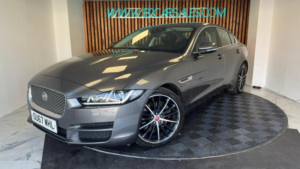 2017 Jaguar Xe 2.0d Portfolio Auto AWD Euro 6 (s/s) 4dr in Grey — image 5