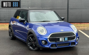 2020 MINI Hatch 1.5 Cooper Sport Steptronic Euro 6 (s/s) 3dr in Blue — image 2
