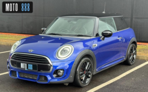 2020 MINI Hatch 1.5 Cooper Sport Steptronic Euro 6 (s/s) 3dr in Blue — image 3