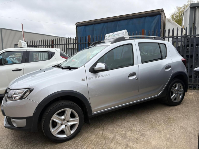 2013 Dacia Sandero Stepway 1.5 Dci Laureate Euro 5 5dr in Silver — image 1