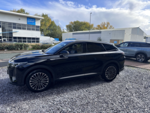 2025 Omoda 9 1.5 T Shs 34.46kwh Noble in Black — image 3