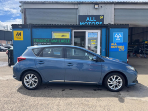2016 Toyota Auris 1.8 Vvt-H Business Edition CVT Euro 6 (s/s) 5dr in Blue — image 5