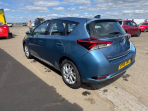 2016 Toyota Auris 1.8 Vvt-H Business Edition CVT Euro 6 (s/s) 5dr in Blue — image 6