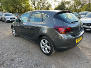 2010 Vauxhall Astra 1.6 16v Sri Auto Euro 5 5dr in Grey — image 4