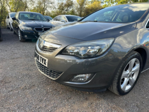 2010 Vauxhall Astra 1.6 16v Sri Auto Euro 5 5dr in Grey — image 6