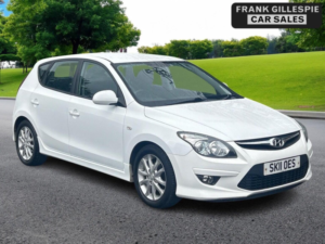 2011 Hyundai I30 1.6 Crdi Comfort Auto Euro 4 5dr in White — image 4