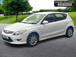 2011 Hyundai I30 1.6 Crdi Comfort Auto Euro 4 5dr in White — image 5