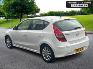 2011 Hyundai I30 1.6 Crdi Comfort Auto Euro 4 5dr in White — image 6