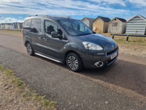 2014 Peugeot Partner Tepee 1.6 Hdi Tepee S in Grey — image 2