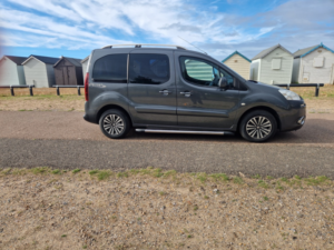 2014 Peugeot Partner Tepee 1.6 Hdi Tepee S in Grey — image 3