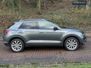 2018 Volkswagen T-Roc 2.0 Tdi Sel in Grey — image 4